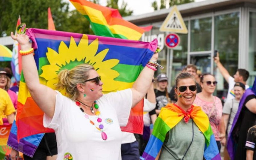 Antje Rumpf und die Kreisvorsitzend der Grünen Bettina Markl.