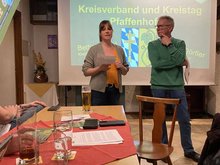 Kreissprecherin Bettina Markl und Fraktionssprecher der Grünen im Kreistag, Roland Dörfler